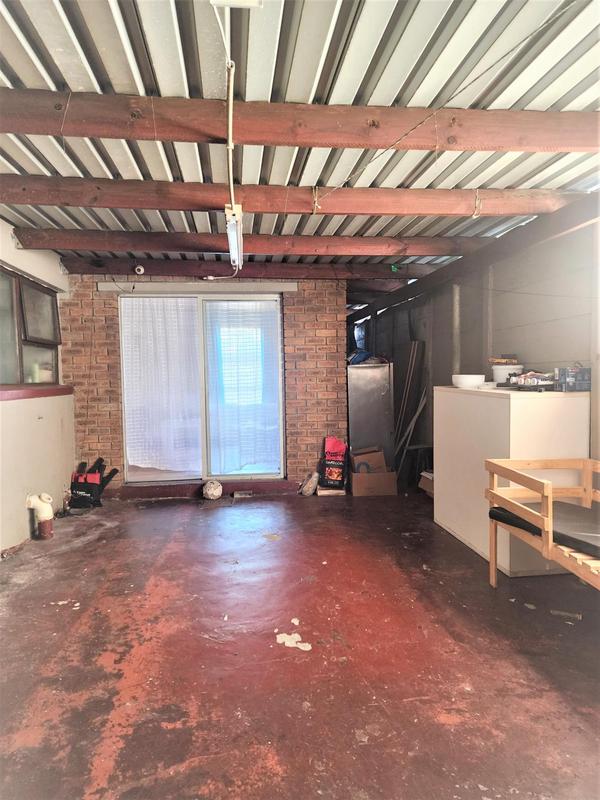 8 Bedroom Property for Sale in Belgravia Western Cape